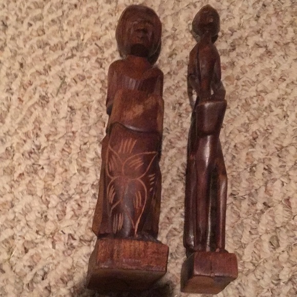 Wooden hand carved figures made in Ghana - Picture 2 of 4